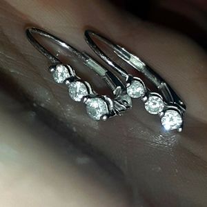 10k White Gold Diamond Leverback Earrings